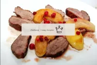 Juicy duck breasts with apples and lingonberries...