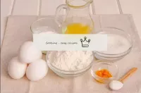 How to make an orange cake? Start cooking by bakin...