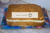 Nous couvrons le gâteau avec le couvercle...