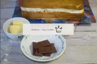 今度は釉薬を作りましょう-あなたはココアでそれを作ることができますが、私はチョコレート釉薬が好きです...