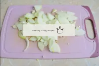 Peel the onions and rinse in cold water. Then cut ...