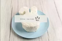 This way form the whole cake. Cover it on top and ...