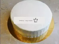 Assemble the cake completely and line the top and ...