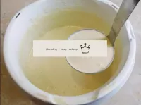 ¿Cómo hacer un pastel de panqueques con crema de c...