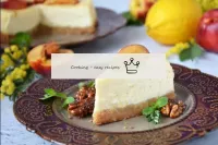 Bitmiş cheesecake kenarları tutmalı ve orta biraz ...