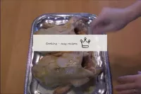 Plantez généreusement de la marinade. Frotter le s...