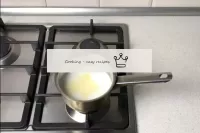 How to make a custard dough? Pour the milk and wat...