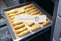 Bake the eclairs in an oven preheated to 180 ° C f...