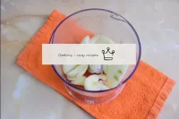 Peel the onions and rinse in cold water. Then cut ...