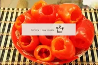 At the Bulgarian peppers, carefully cut the lower ...