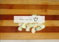 Cut the garlic into thin pieces. ...