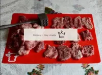 We beat off pieces of meat, thanks to this procedu...