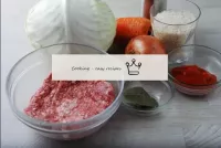 How to make cabbage rolls in a slow cooker in toma...