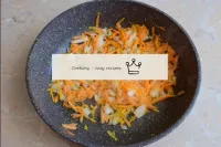 Peel the onions and carrots and rinse them from po...