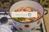 Put the prepared shrimp in a saucepan. Boil ordina...