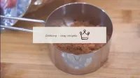 Nous ajoutons une cuillère à soupe de cacao en pou...