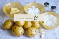 How to bake boiled potatoes in the oven with chees...