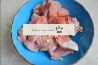 Fold the chipped meat into a small bowl, sprinkle ...