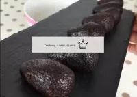 Com toda a massa de chocolate e biscoitos, mais se...