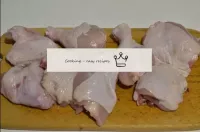 Cortar el pollo en aproximadamente las mismas piez...