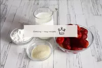 Prepare the ingredients. To make strawberry mousse...