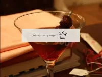 Um cocktail manhattan....