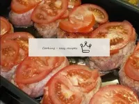 Transfer the cutlets to a baking dish. Place circl...
