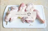 Rinse the chicken in running water and dry with a ...