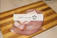 Ortaya çıkan cebe brisket veya jambon dilimleri ko...