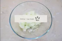 Clean onions from husks and rinse in cold water fr...