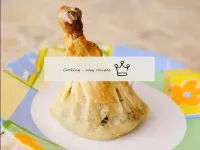 Puff pastry pouch chicken...