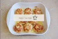 Ready-made cutlets will absorb sour cream and beco...