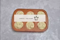 Tome moldes adecuados para hornear muffins. Estoy ...