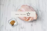 Como assar roletas de frango com cogumelos? Para p...