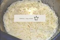 Boil the vermicelli in a large amount of salted wa...