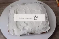 Rinse with sour cream cake, folding them on top of...