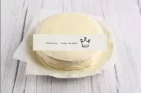 Fold the cakes on top of each other and wash with ...