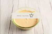 Die Creme ist mäßig dick. ...