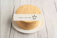 Fold the cakes on top of each other and wash with ...