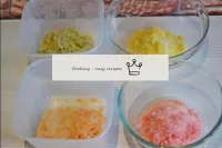 Pour dry jelly concentrate into different plates. ...
