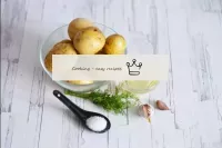 How to fry young potatoes in a pan in the peel who...