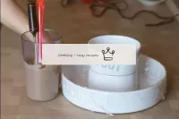 Préparer la structure pour le glaçage du gâteau. L...