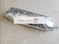 Use foil to roll up the roll and wrap the edges as...