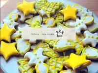 New year's cookies with figurines...