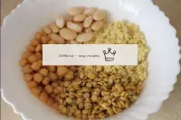 Collegate i fagioli preparati e i cereali in una c...