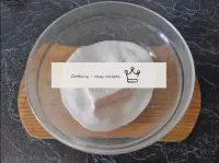 用叉子用糖砂解开软人造黄油。烹饪手套可用于混合成分。...