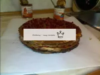 La torta si sta formando gradualmente. ...