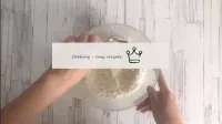Comment faire la pâte ? Dans la farine, verser le ...