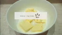 La margarina se extrae previamente del refrigerado...