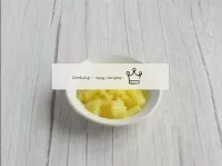 Les ananas sortent du pot, les morceaux sont même ...